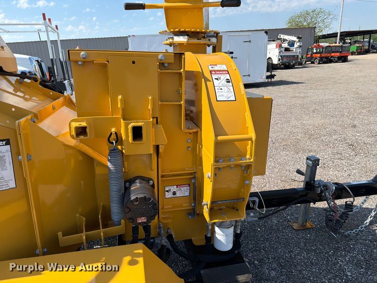 image for item EG9275 2022 Vermeer BC900XL wood chipper