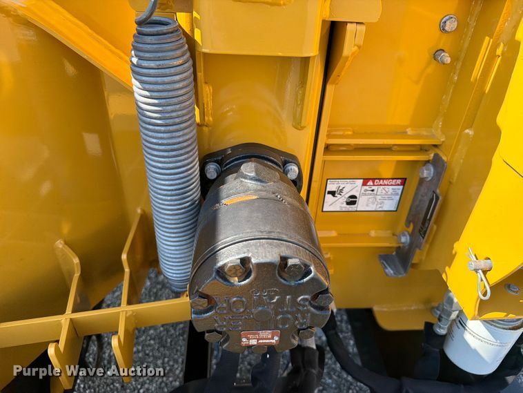 image for item EG9275 2022 Vermeer BC900XL wood chipper
