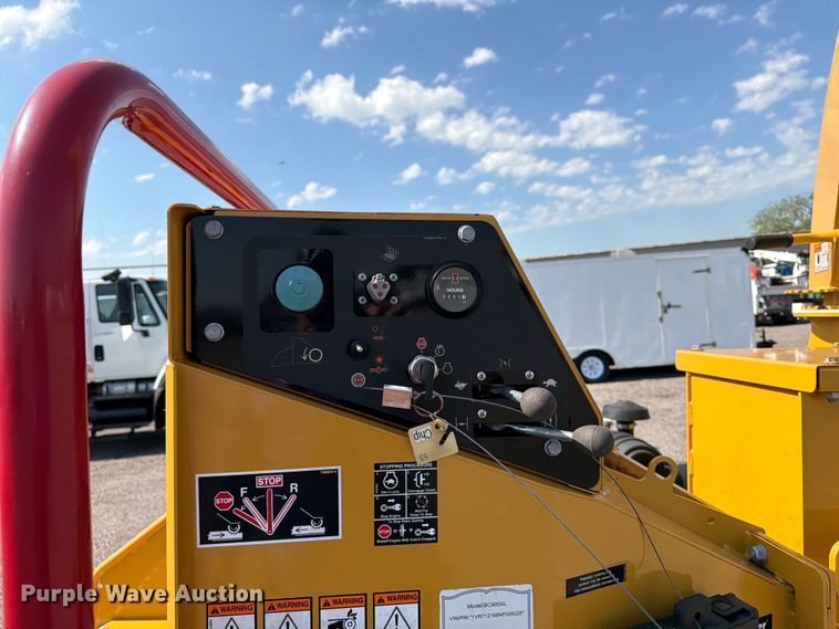 image for item EG9275 2022 Vermeer BC900XL wood chipper