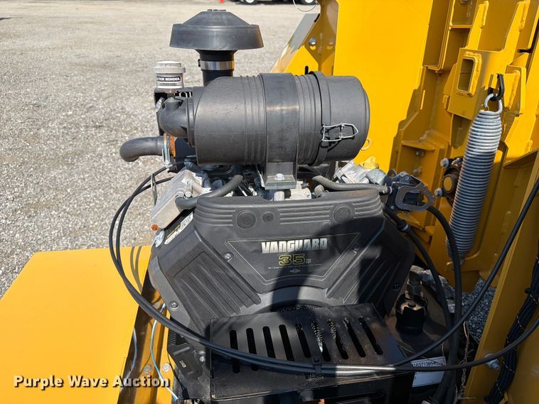 image for item EG9275 2022 Vermeer BC900XL wood chipper