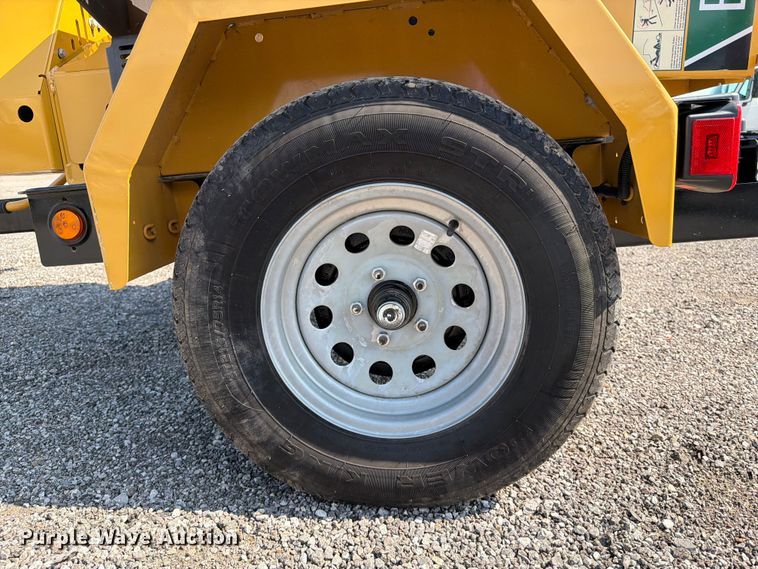 image for item EG9275 2022 Vermeer BC900XL wood chipper