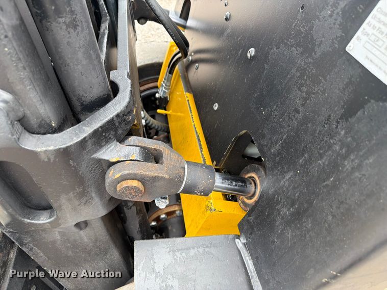 image for item EG9284 Yale GLC050RGNUAE084 forklift