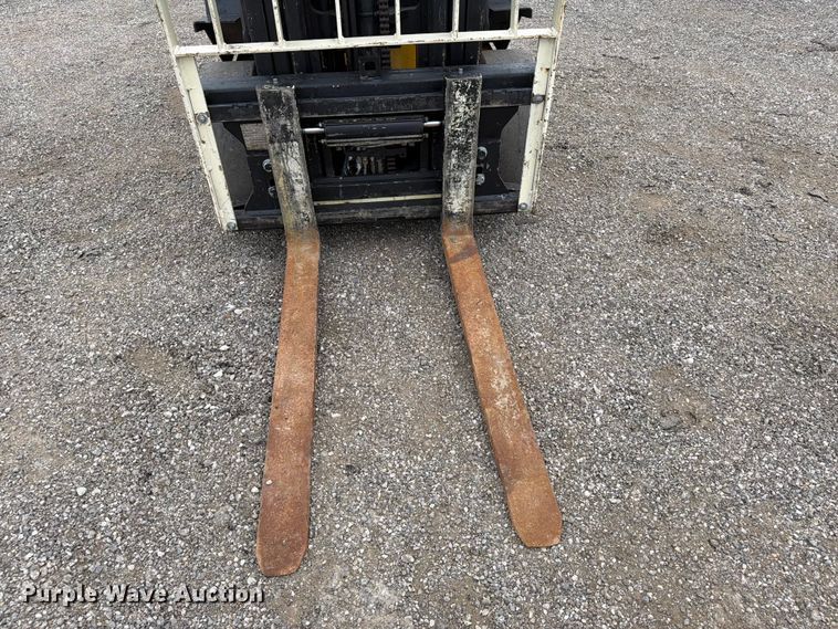 image for item EG9284 Yale GLC050RGNUAE084 forklift