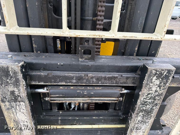 image for item EG9284 Yale GLC050RGNUAE084 forklift