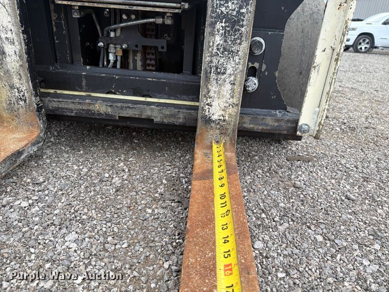 image for item EG9284 Yale GLC050RGNUAE084 forklift