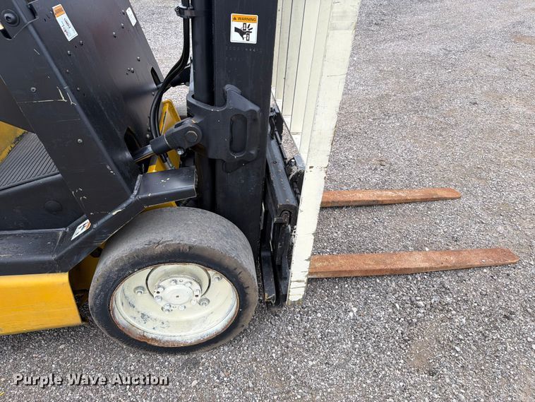 image for item EG9284 Yale GLC050RGNUAE084 forklift
