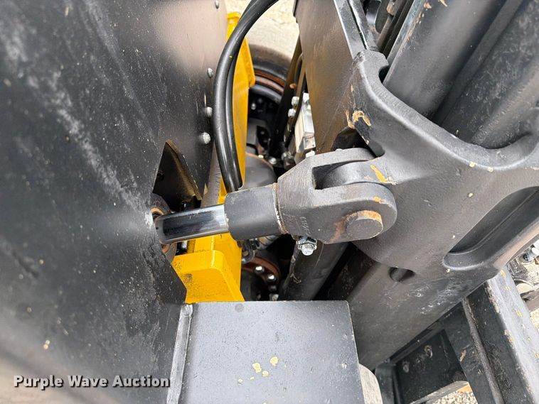 image for item EG9284 Yale GLC050RGNUAE084 forklift