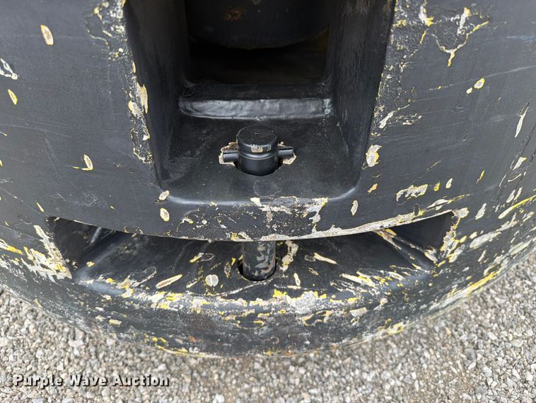 image for item EG9284 Yale GLC050RGNUAE084 forklift