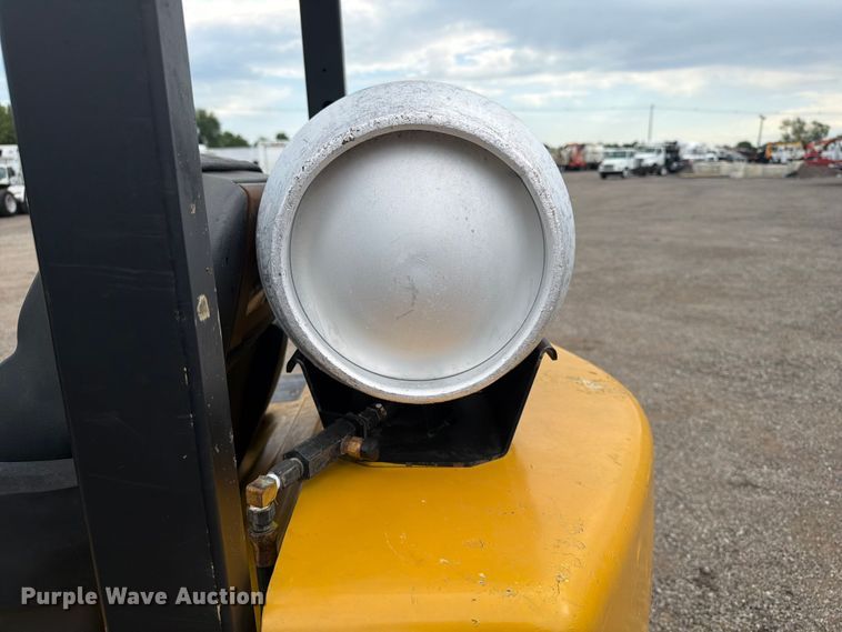 image for item EG9284 Yale GLC050RGNUAE084 forklift