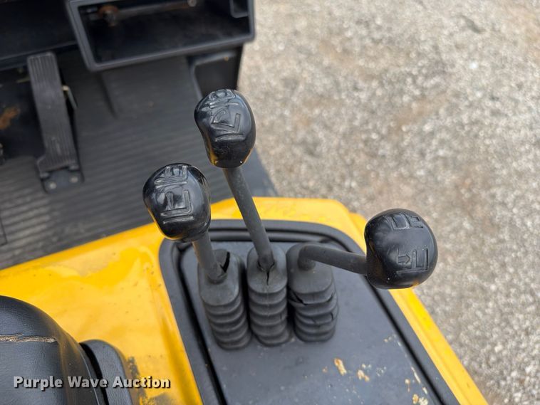 image for item EG9284 Yale GLC050RGNUAE084 forklift