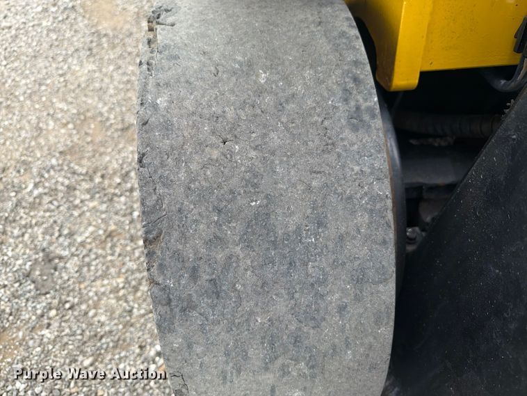 image for item EG9284 Yale GLC050RGNUAE084 forklift