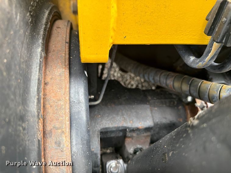 image for item EG9284 Yale GLC050RGNUAE084 forklift