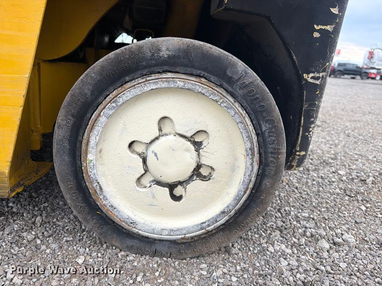 image for item EG9284 Yale GLC050RGNUAE084 forklift