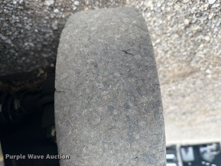 image for item EG9284 Yale GLC050RGNUAE084 forklift