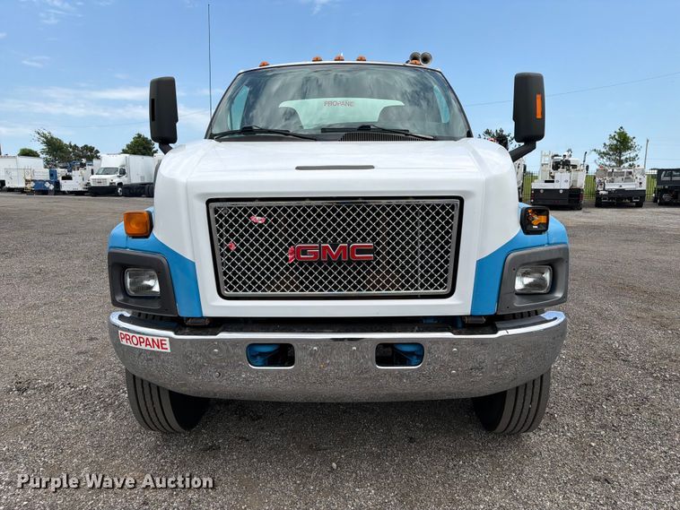 image for item EG9291 2008 GMC C7500 Propane delivery truck