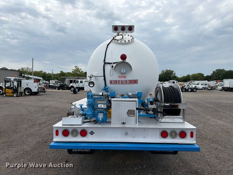 image for item EG9291 2008 GMC C7500 Propane delivery truck