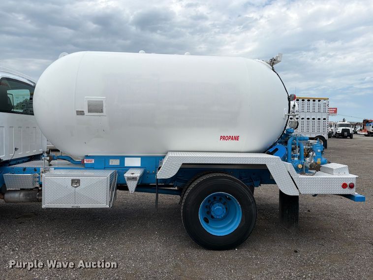 image for item EG9291 2008 GMC C7500 Propane delivery truck