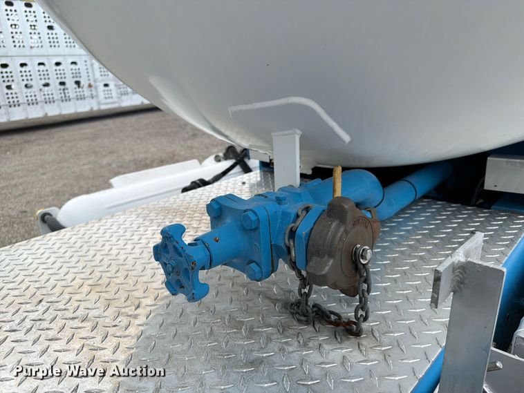 image for item EG9291 2008 GMC C7500 Propane delivery truck