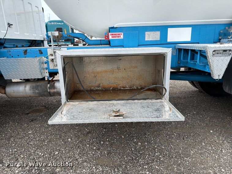 image for item EG9291 2008 GMC C7500 Propane delivery truck