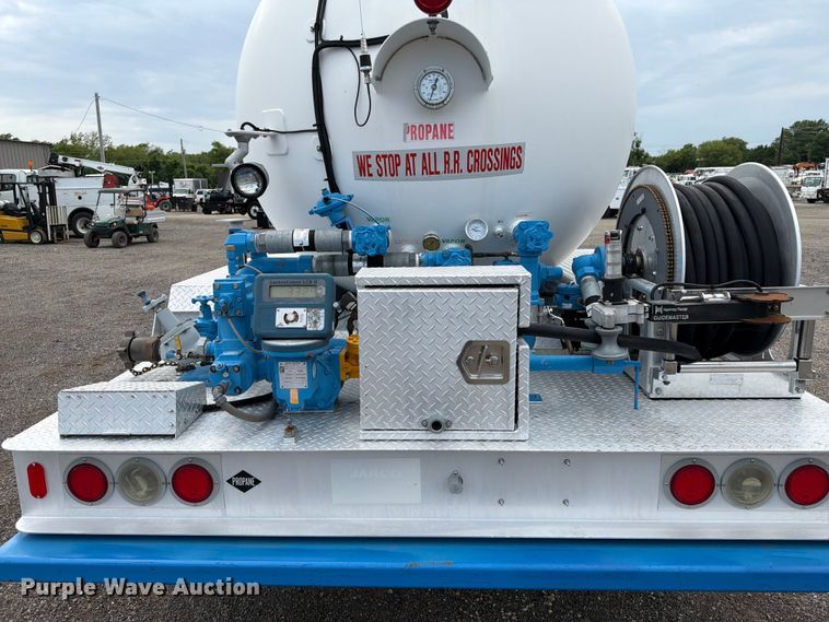 image for item EG9291 2008 GMC C7500 Propane delivery truck