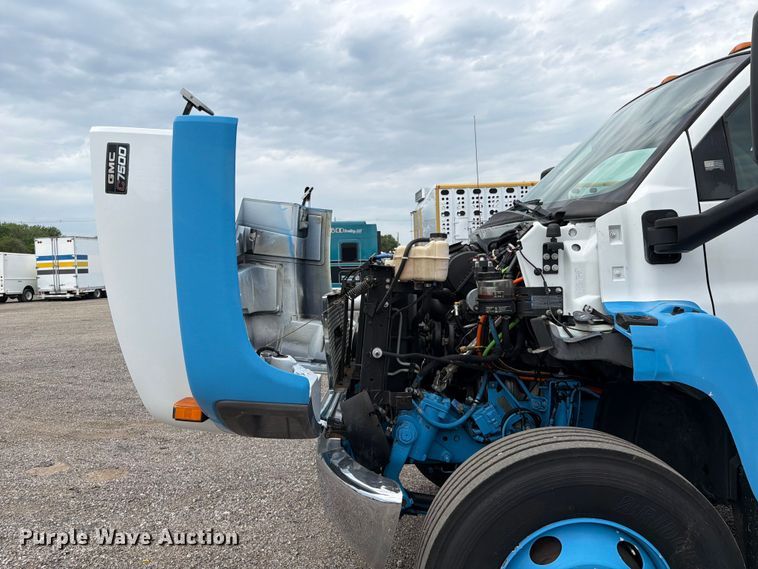 image for item EG9291 2008 GMC C7500 Propane delivery truck