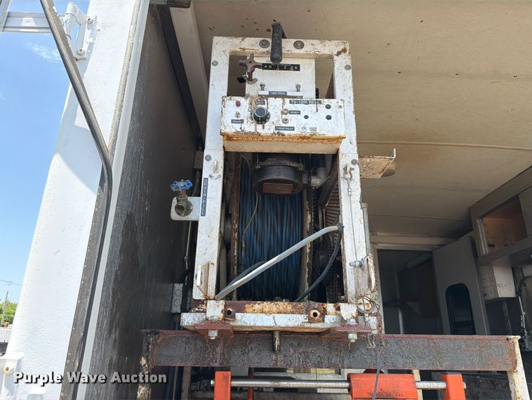 image for item EG9298 2006 GMC C5500 sewer inspection truck