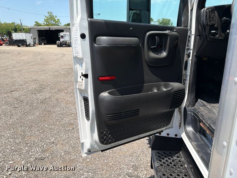 image for item EG9298 2006 GMC C5500 sewer inspection truck