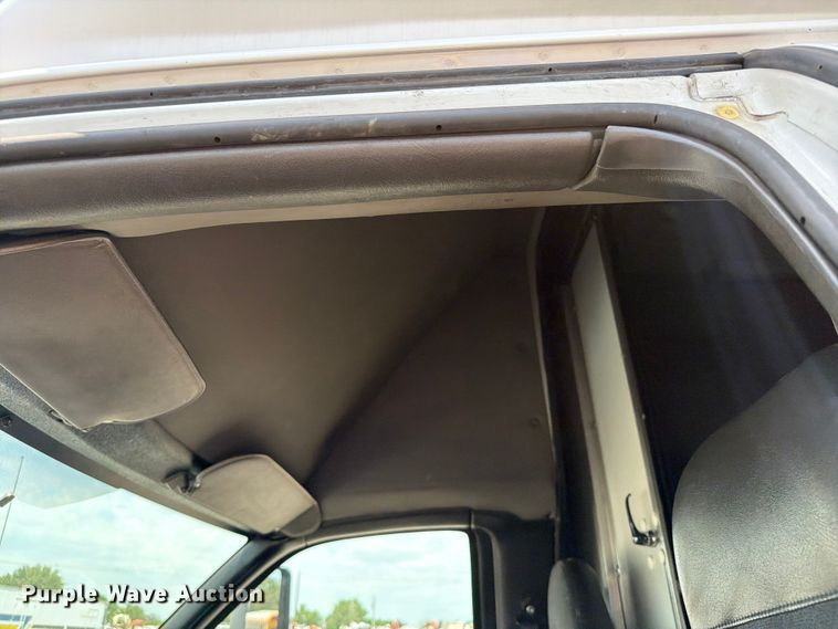 image for item EG9298 2006 GMC C5500 sewer inspection truck