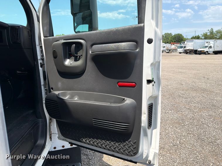 image for item EG9298 2006 GMC C5500 sewer inspection truck