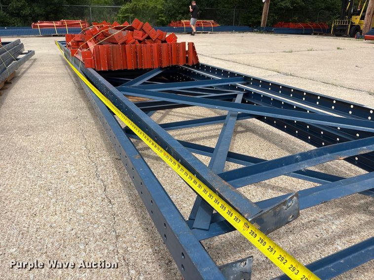 image for item EI5930 Pallet racking