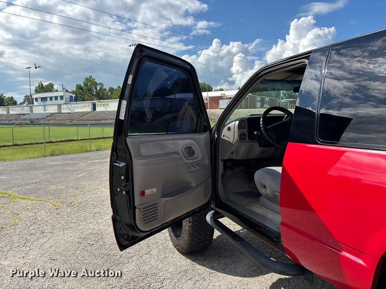 image for item EJ7836 1995 GMC Yukon SUV