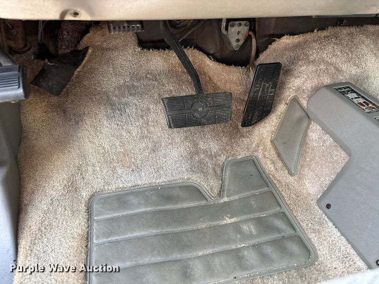 image for item EJ7836 1995 GMC Yukon SUV