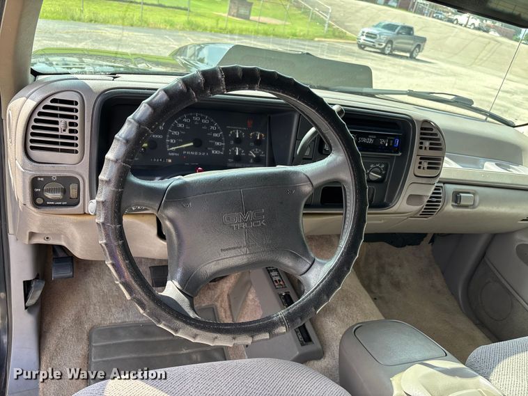 image for item EJ7836 1995 GMC Yukon SUV