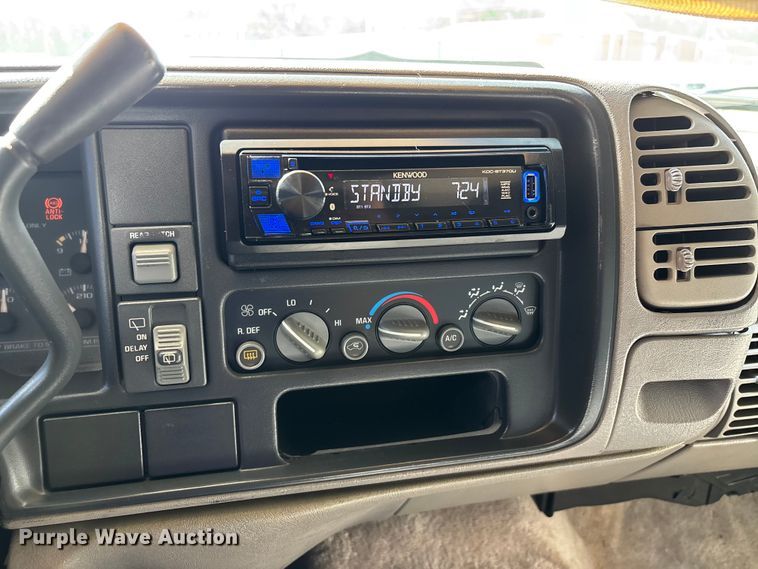 image for item EJ7836 1995 GMC Yukon SUV