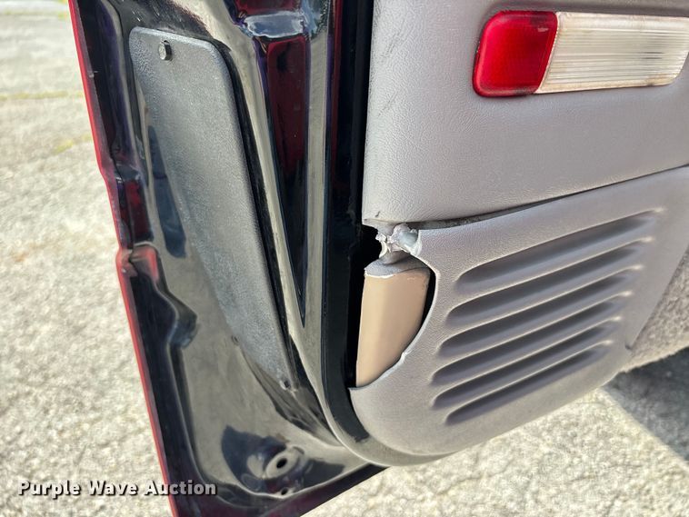 image for item EJ7836 1995 GMC Yukon SUV