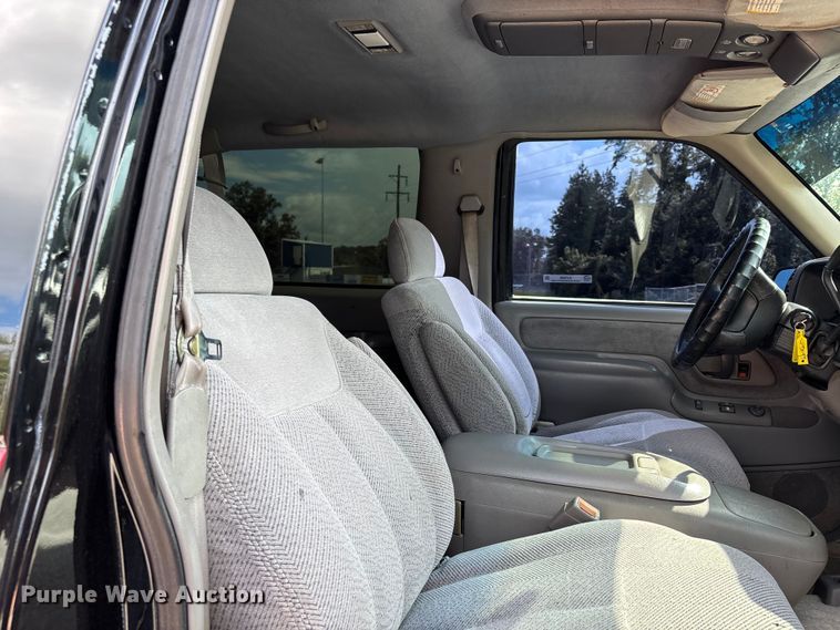 image for item EJ7836 1995 GMC Yukon SUV