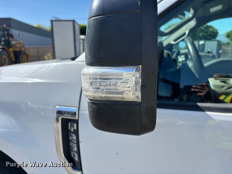 image for item EL2496 2018 Ford F250 utility bed pickup truck