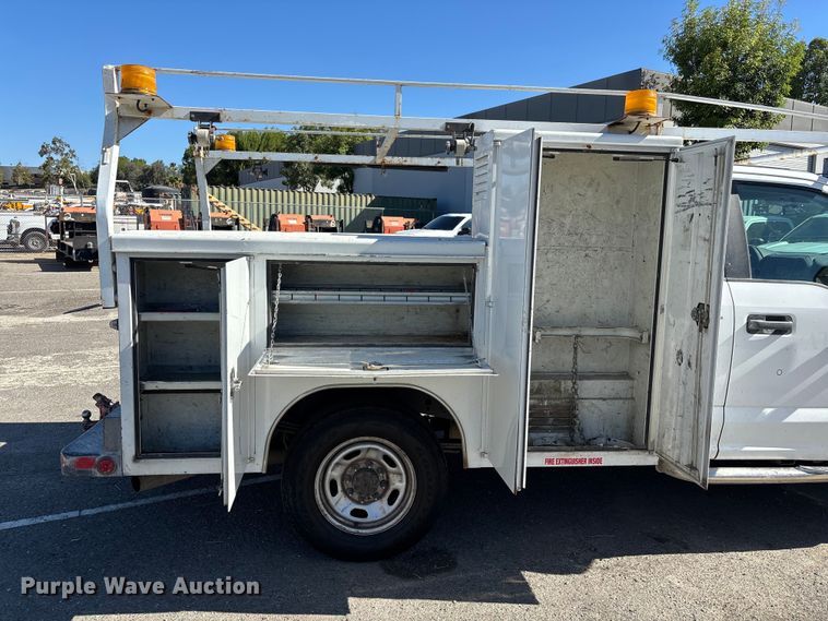 image for item EL2496 2018 Ford F250 utility bed pickup truck