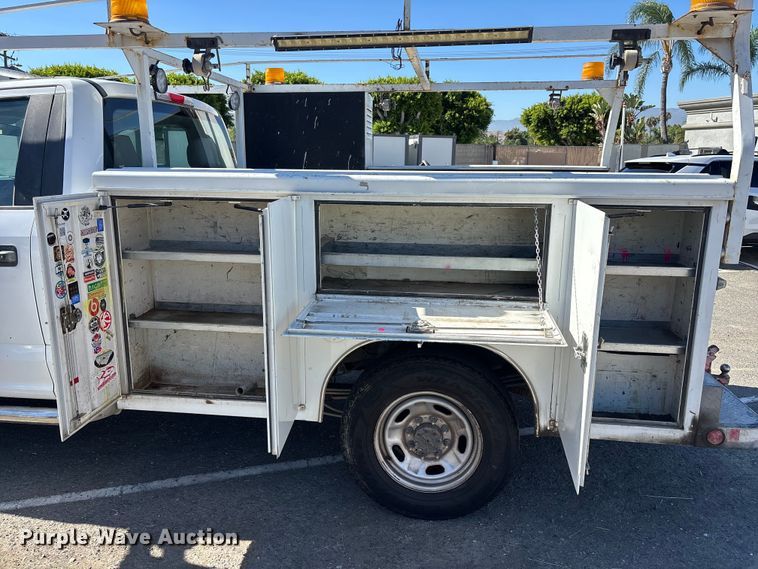 image for item EL2496 2018 Ford F250 utility bed pickup truck