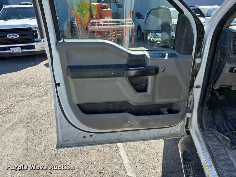 image for item EL2496 2018 Ford F250 utility bed pickup truck