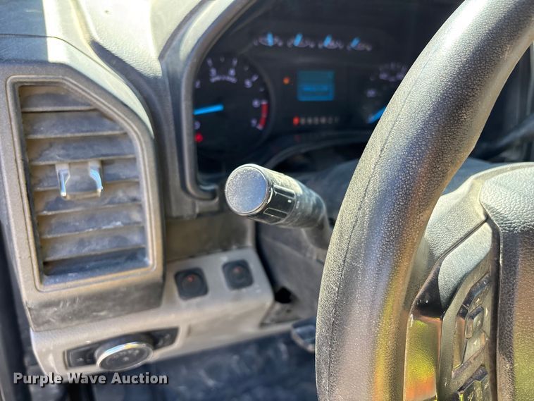 image for item EL2496 2018 Ford F250 utility bed pickup truck