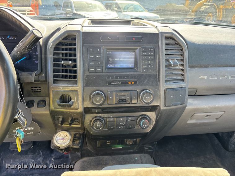 image for item EL2496 2018 Ford F250 utility bed pickup truck