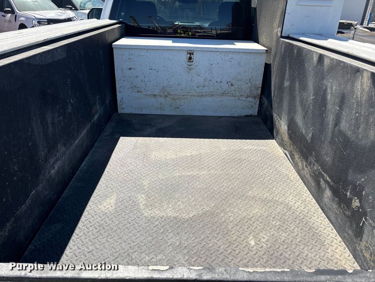 image for item EL2498 2018 Ford F250 Super Duty utility bed pickup truck
