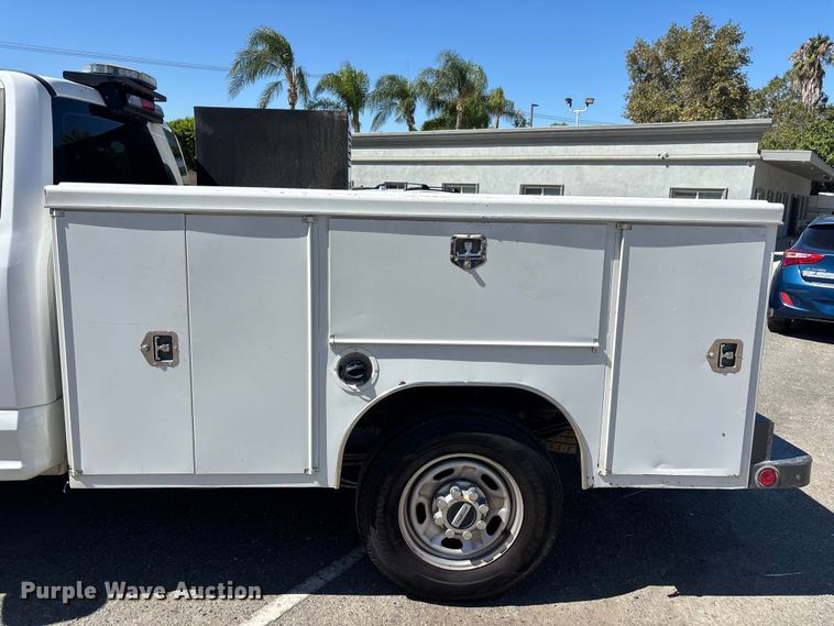 image for item EL2498 2018 Ford F250 Super Duty utility bed pickup truck