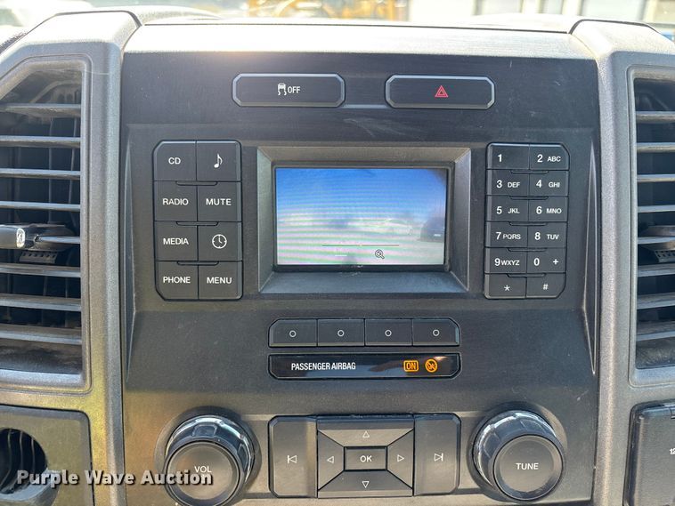 image for item EL2498 2018 Ford F250 Super Duty utility bed pickup truck