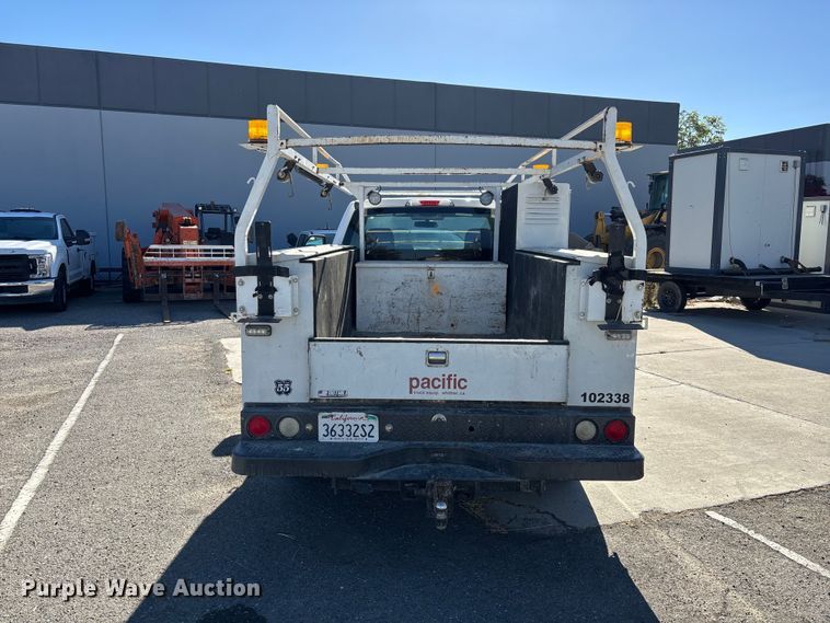 image for item EL2499 2019 Ford F250 Super Duty utility bed pickup truck