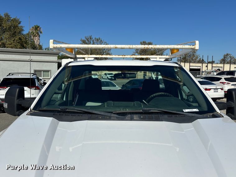image for item EL2499 2019 Ford F250 Super Duty utility bed pickup truck