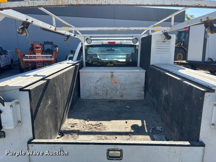 image for item EL2499 2019 Ford F250 Super Duty utility bed pickup truck