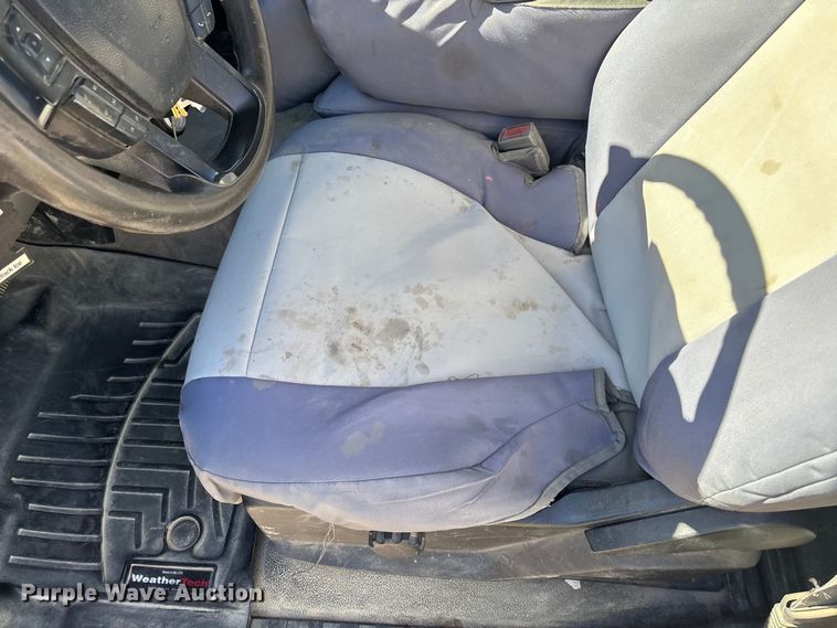 image for item EL2499 2019 Ford F250 Super Duty utility bed pickup truck