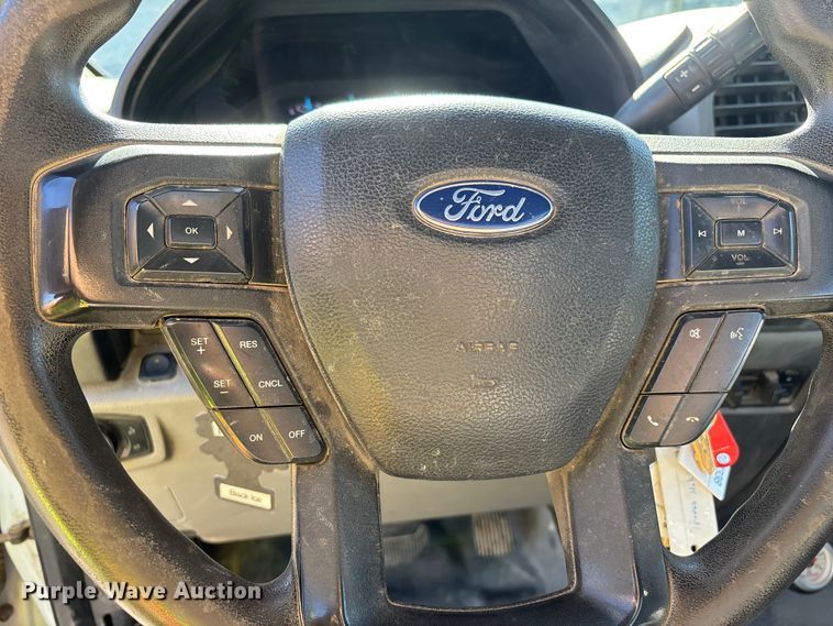 image for item EL2499 2019 Ford F250 Super Duty utility bed pickup truck